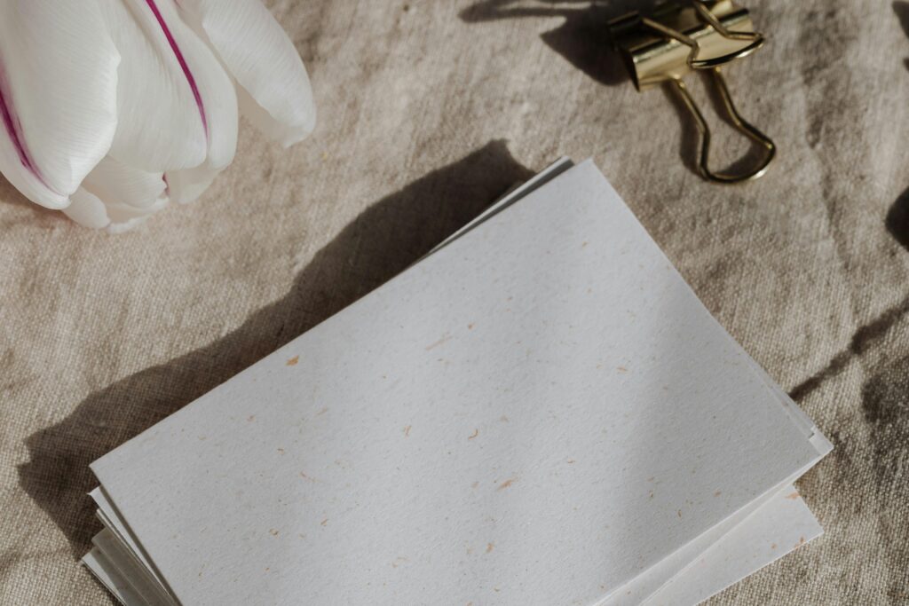 I vantaggi della biancheria in lino per una camera da letto elegante e confortevole